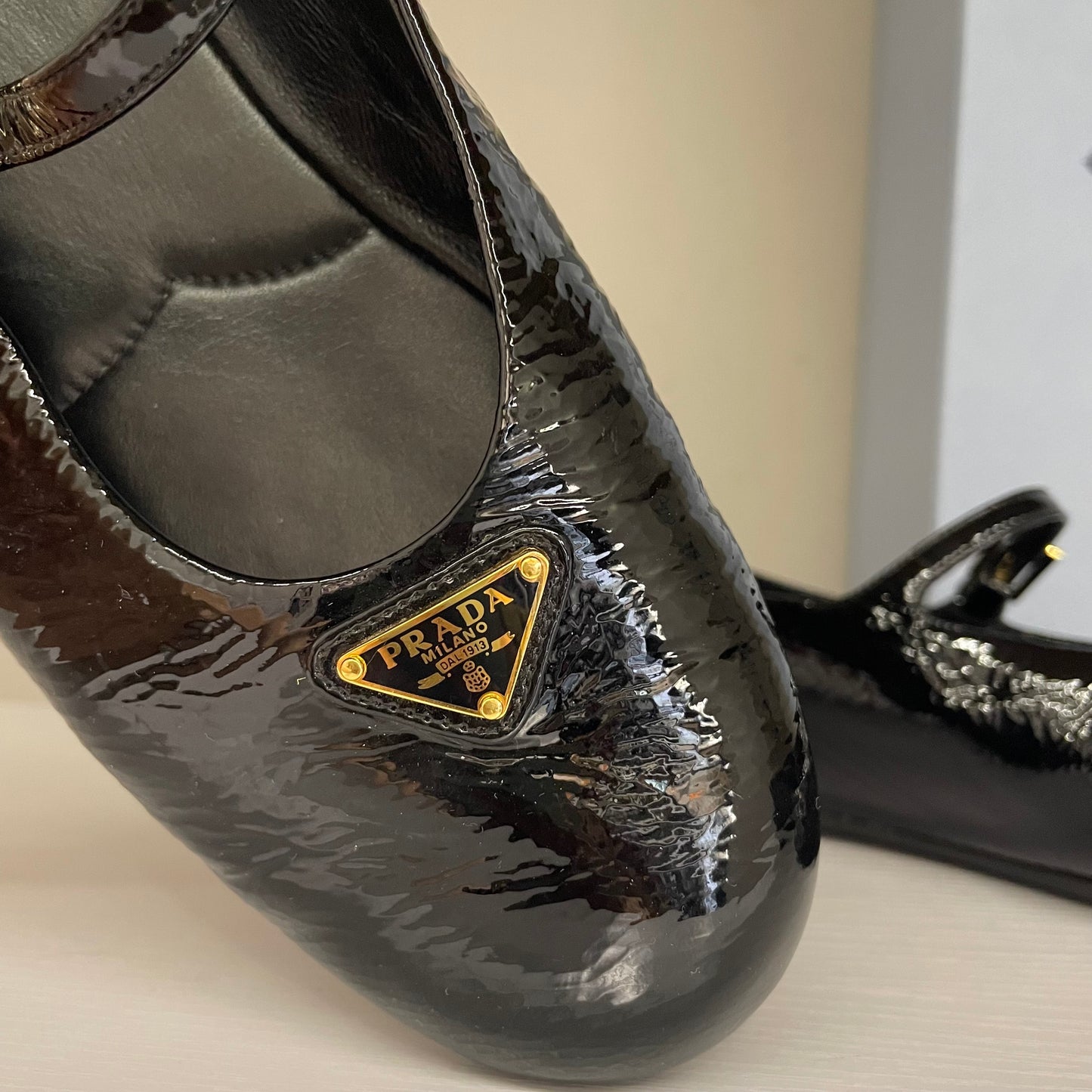Ballerine in vernice Prada