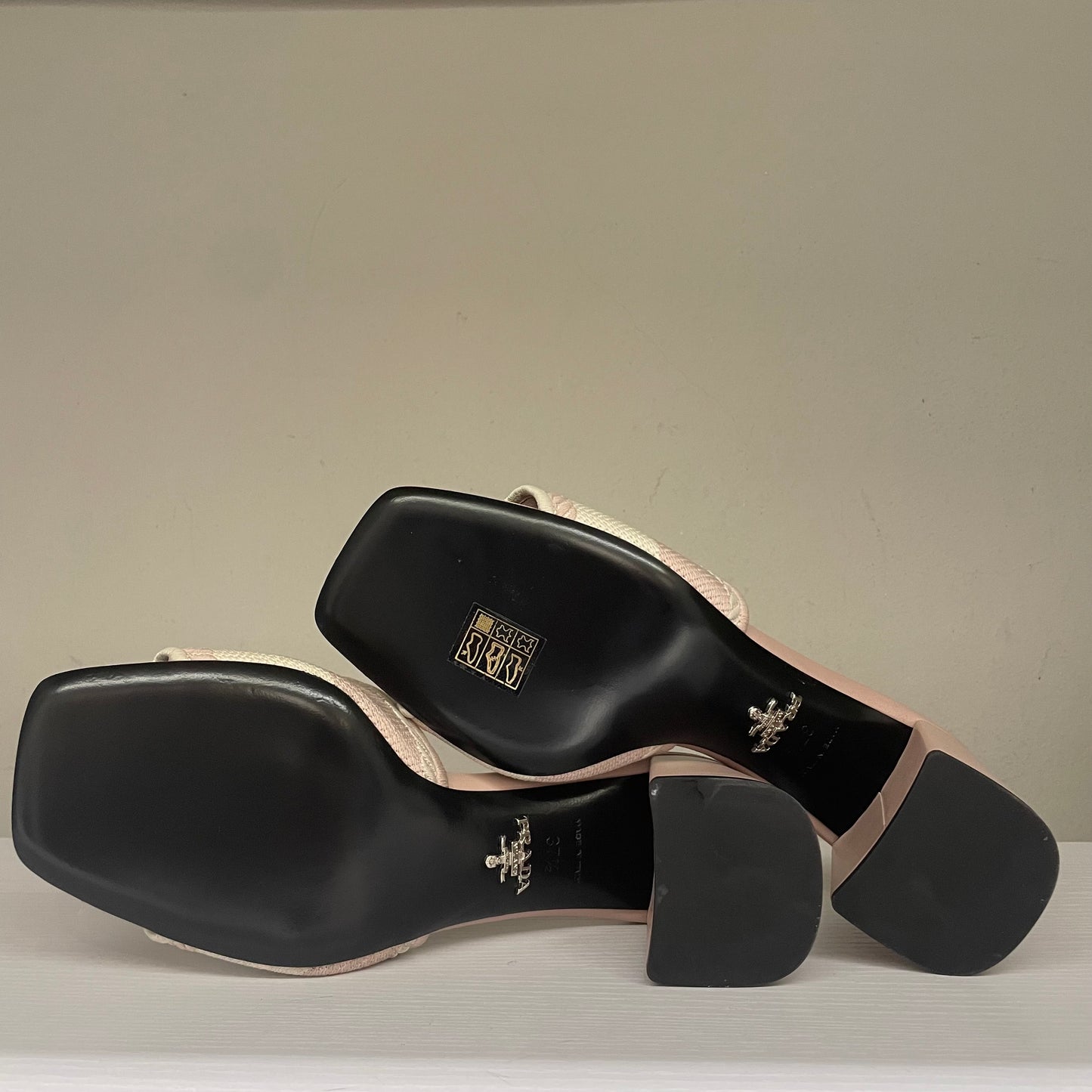 Sandali Prada logo jacquard