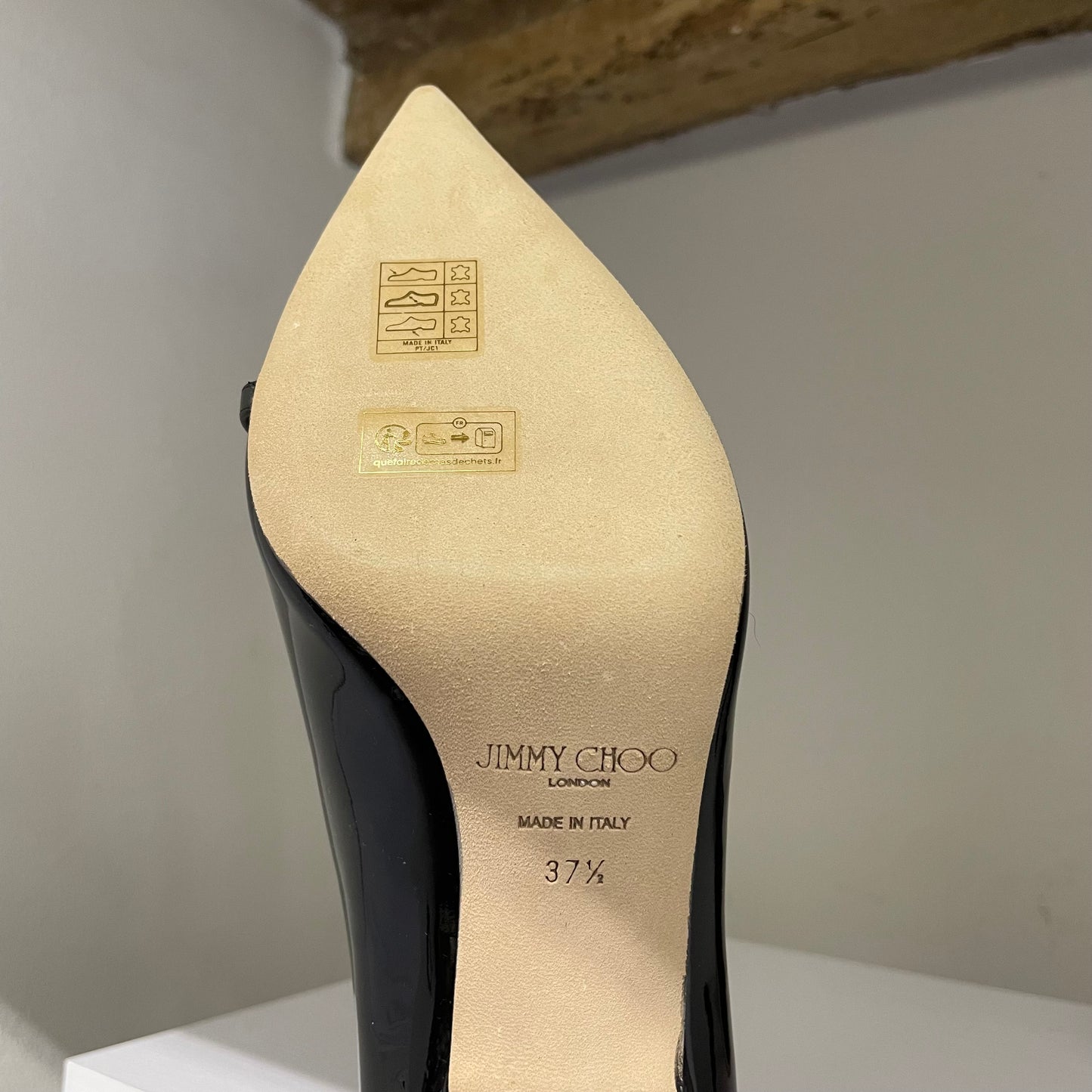 Décolleté a punta modello Rosalia in vernice nera Jimmy Choo suola in cuoio