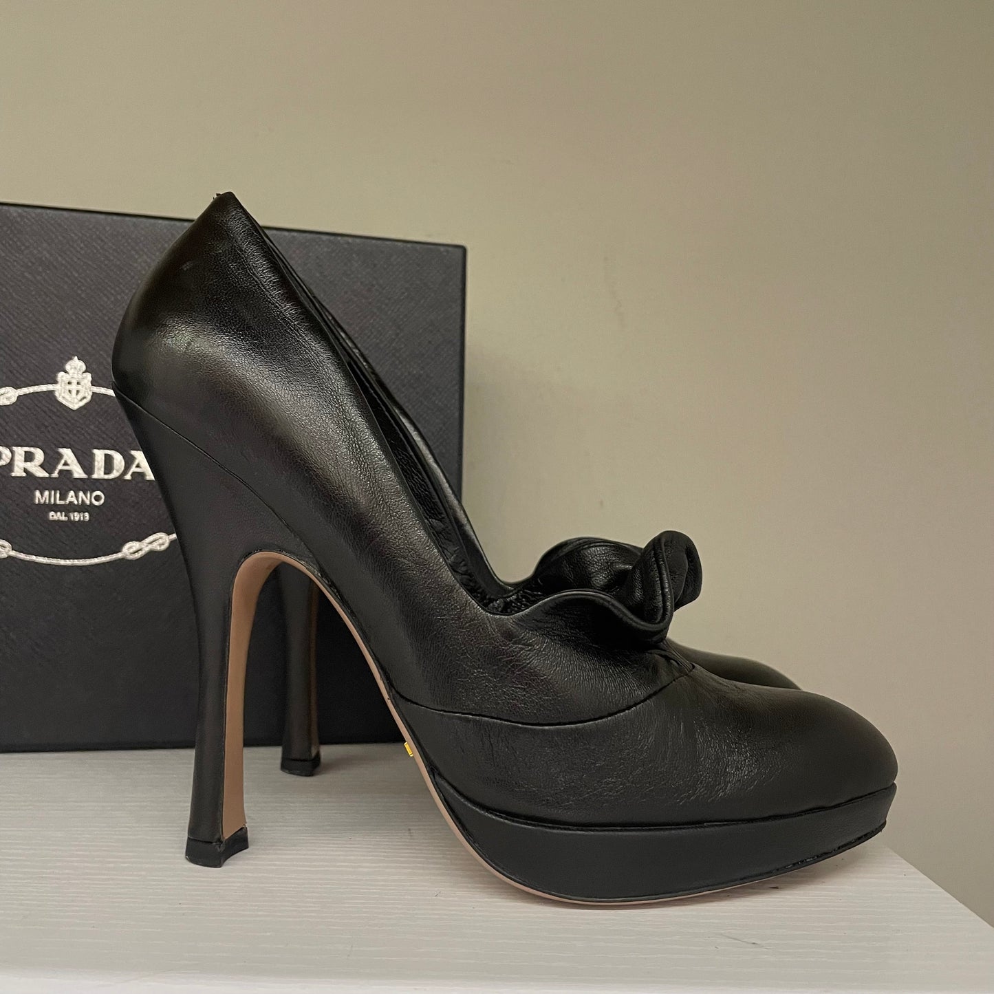 Décolleté PRADA