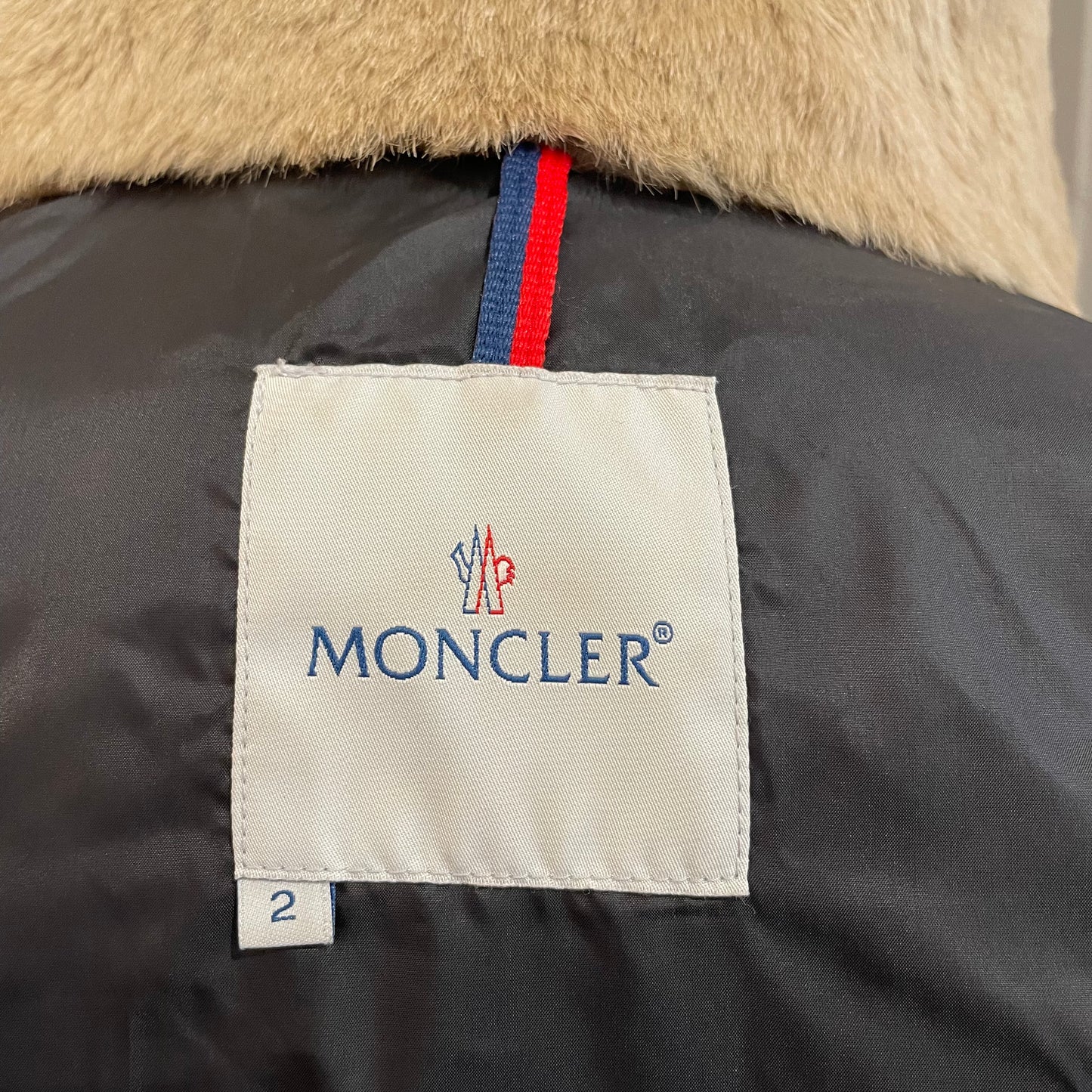 MONCLER con pelliccia