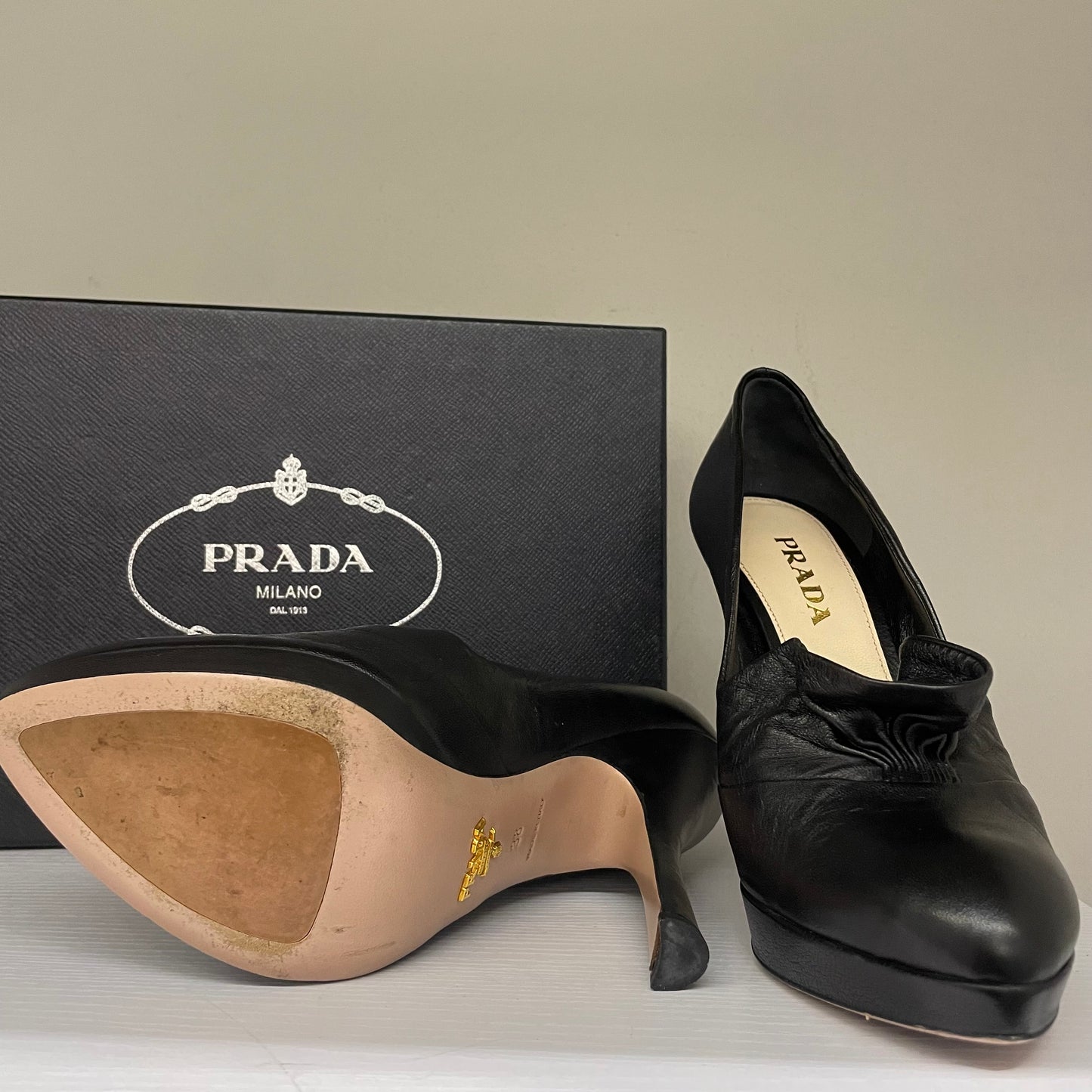 Décolleté PRADA