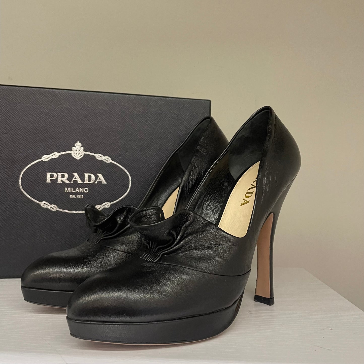 Décolleté PRADA