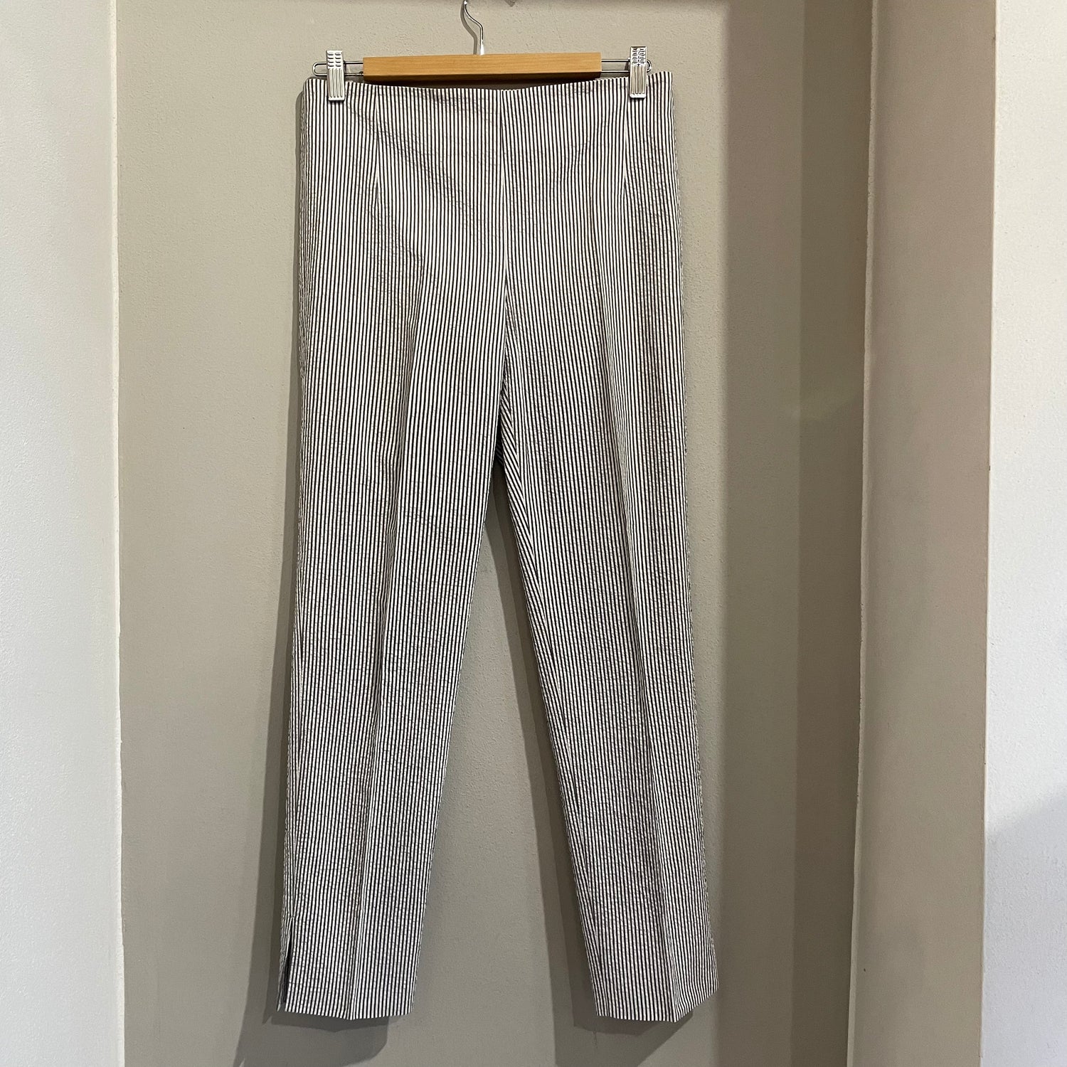 Pantaloni Prada in misto cotone a righe grigio bianco