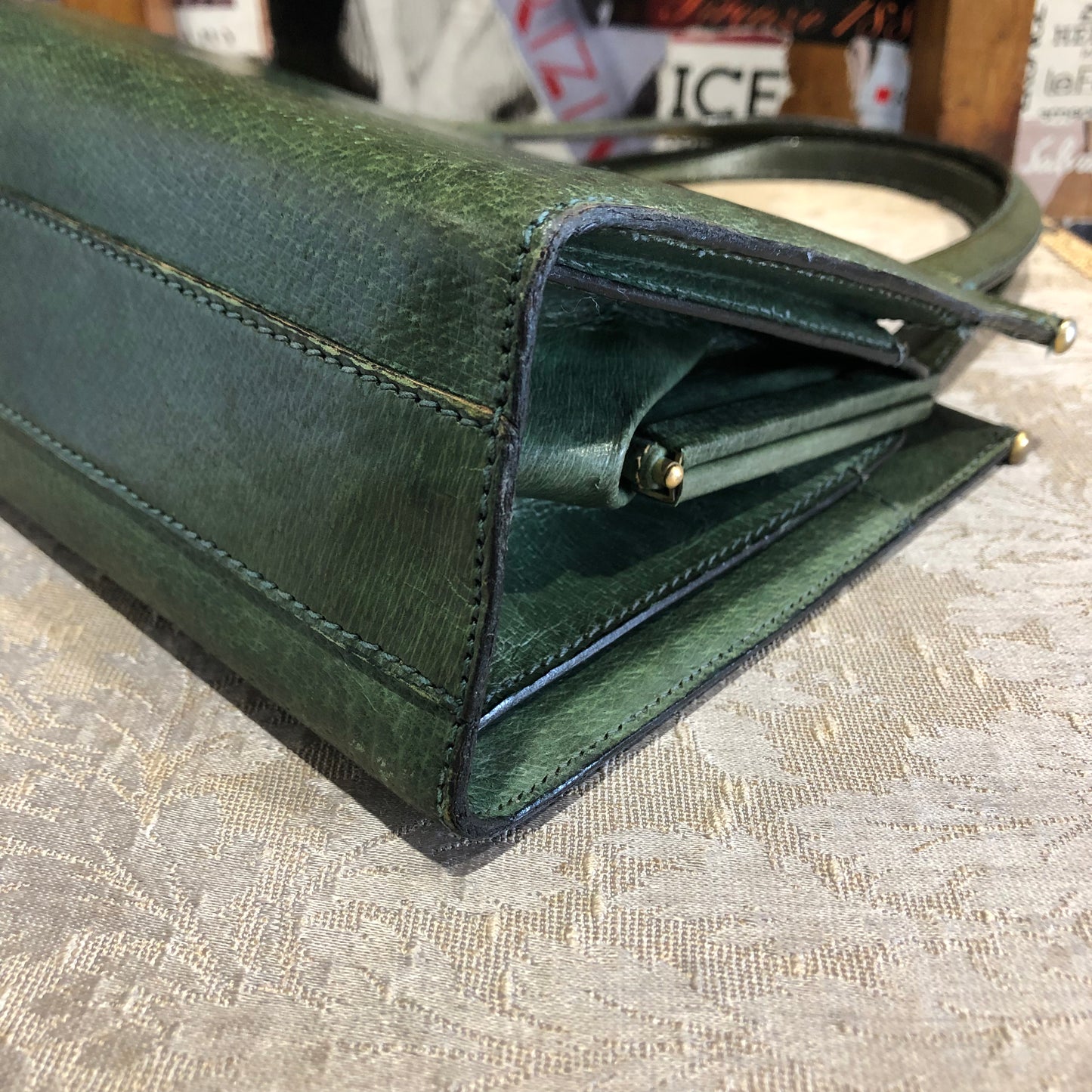 borsa GUCCI vintage degli anni '60 nell'iconica pelle verde del brand