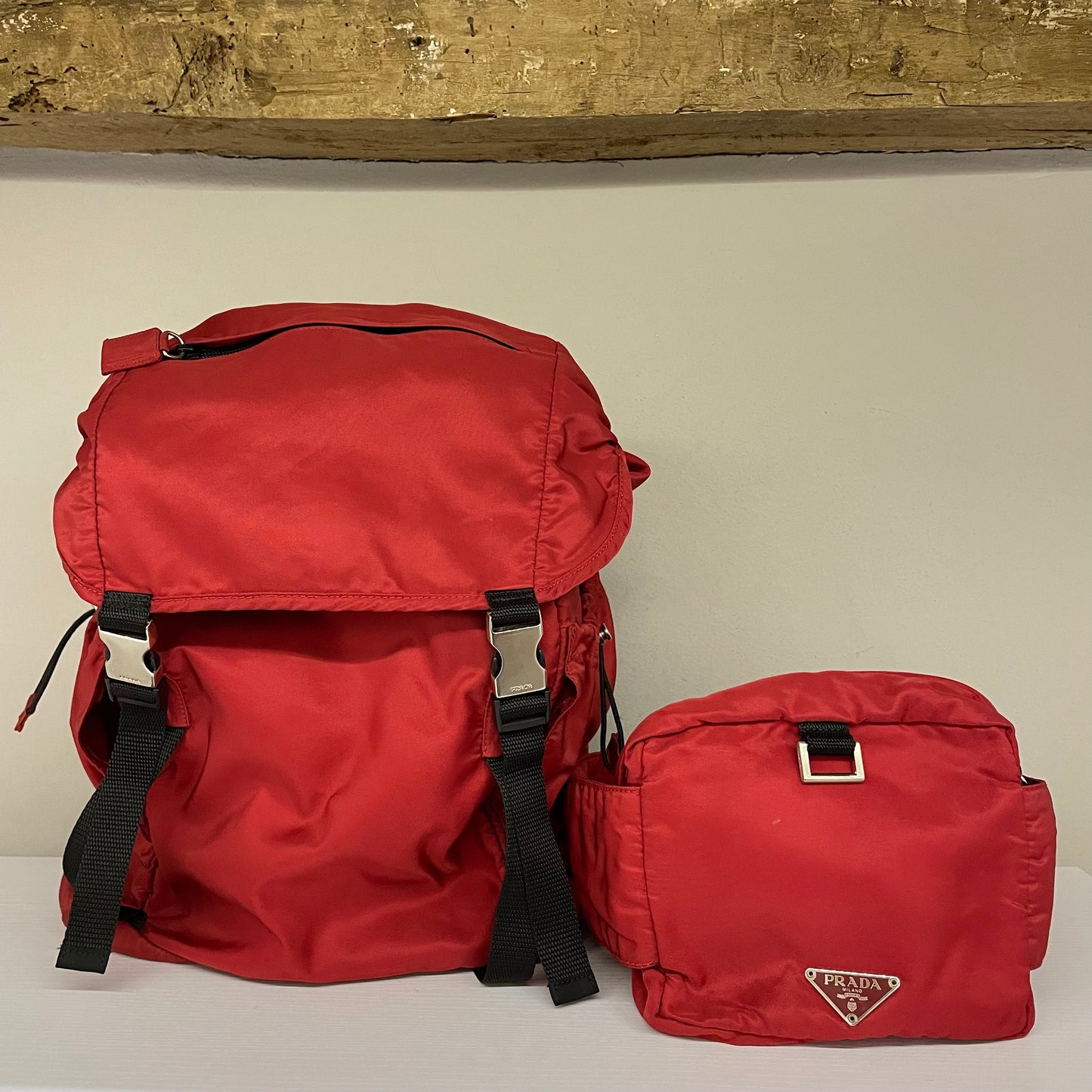 Zaino Prada nylon rosso con marsupio staccabile 